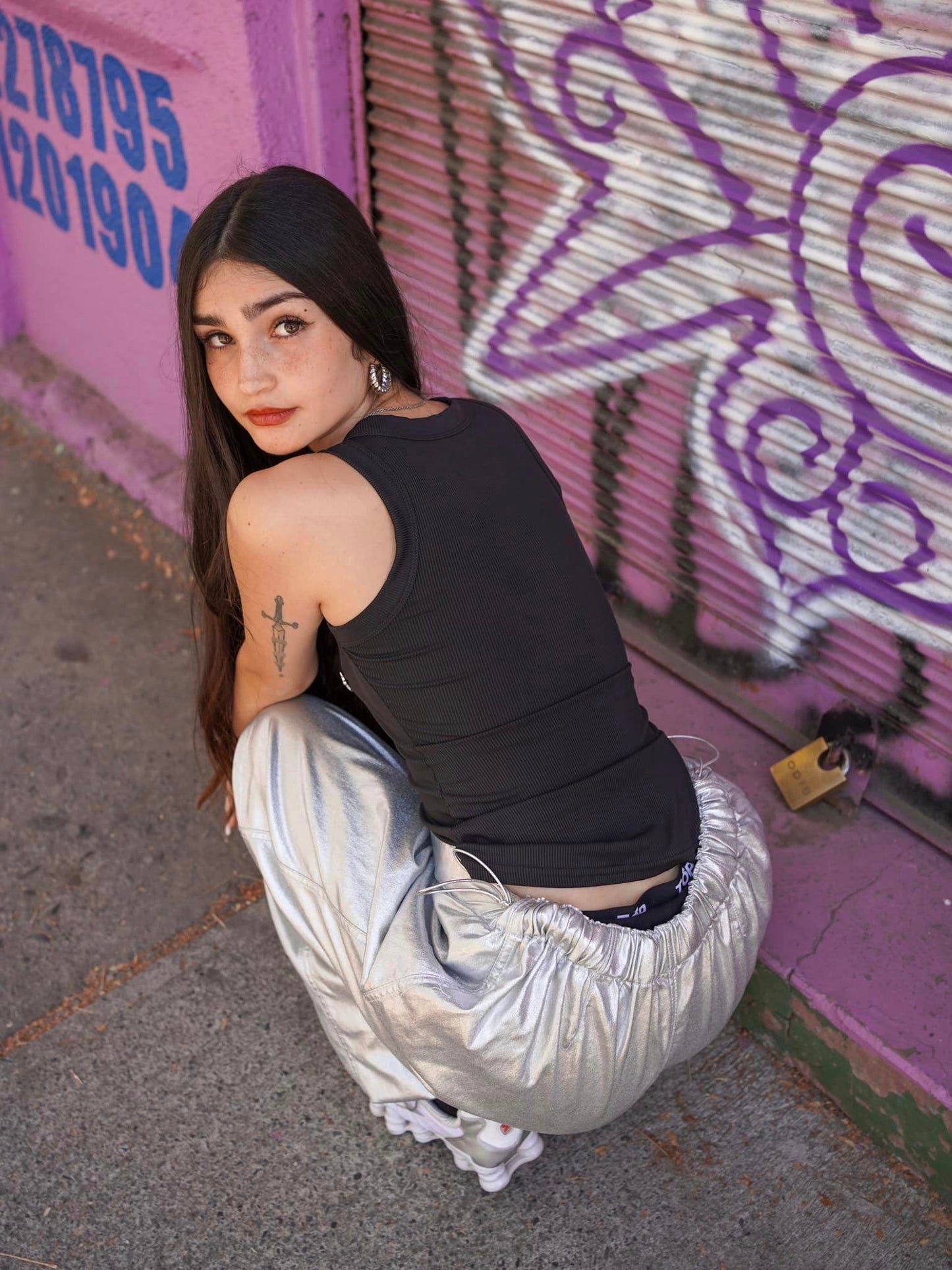 Top negro piercing bolitas